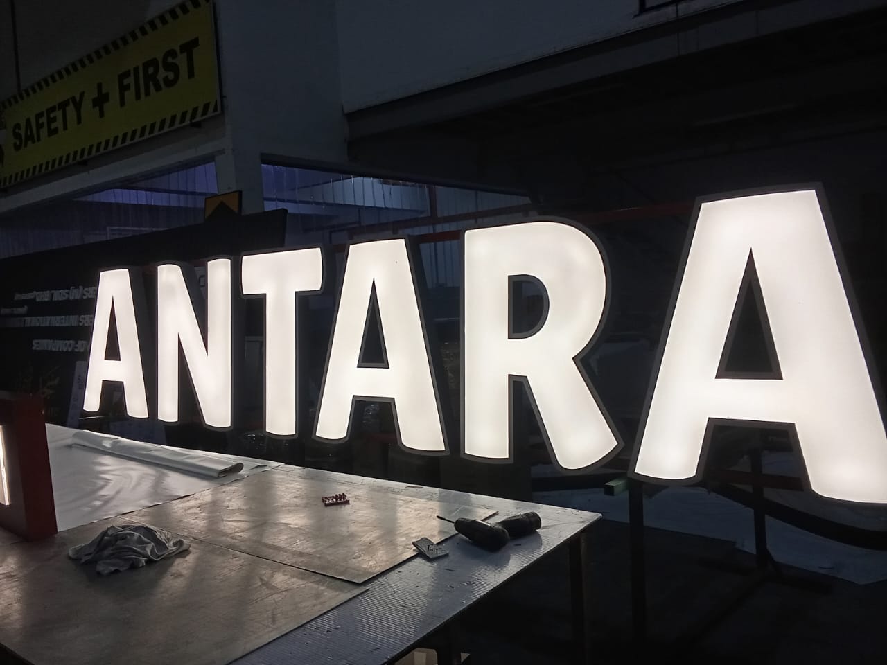 ANTARA aluminium box-up frontlit letters fully lit production test