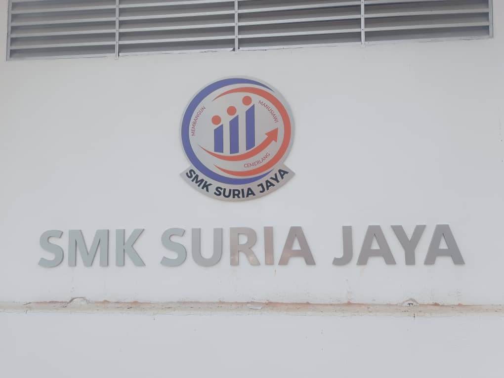 SMK Suria Jaya school name signboard 3D aluminium box-up letters Johor