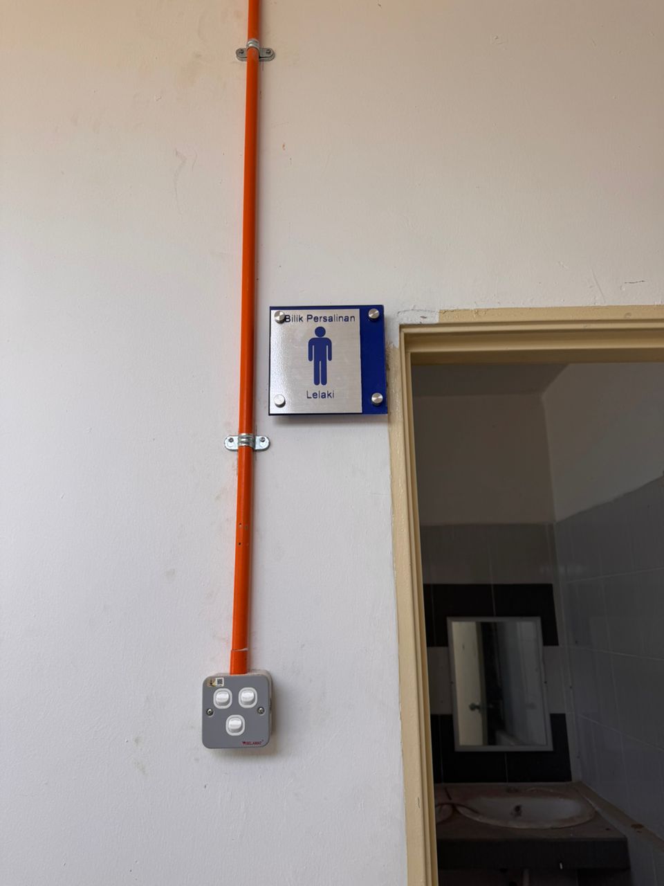 Bilik Persalinan Lelaki washroom sign school Johor