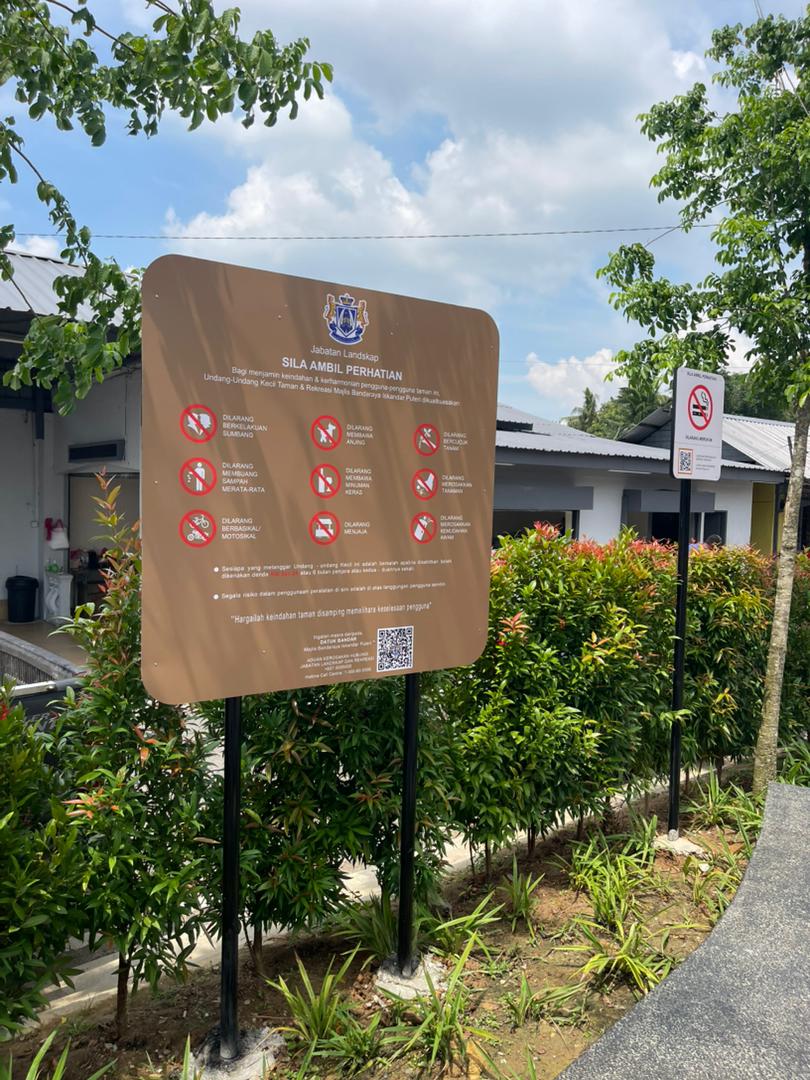 Jabatan Landskap notice board park area Kampung Sungai Melayu Gelang Patah JB
